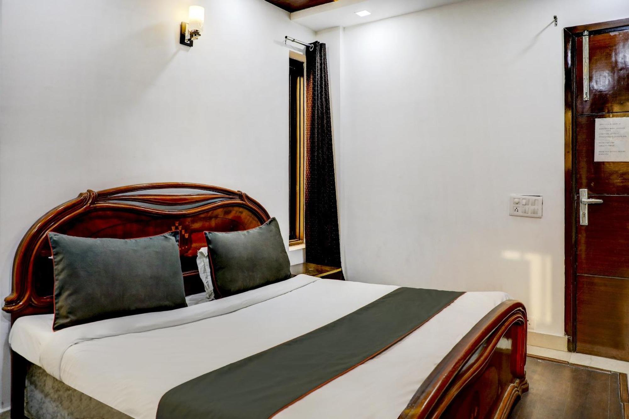 Collection O R S Villa Near Lotus Temple Нью-Дели Экстерьер фото